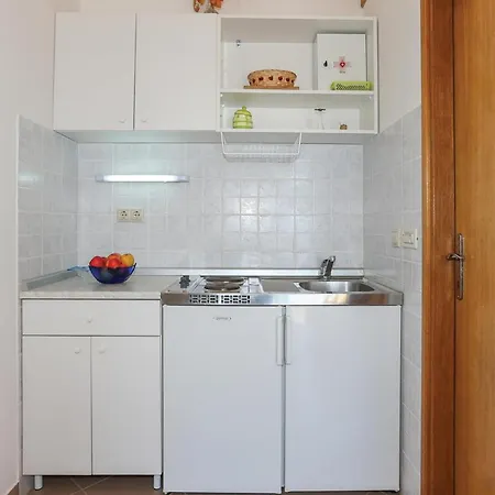 Apartment Cozy In Omis With House Sea View
