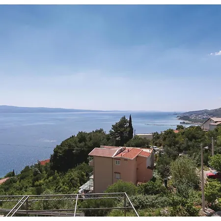 Nice Apartment In Omis With Wifi